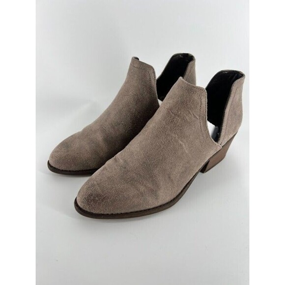Fergalicious By Fergie Boots 6.5M  Ankle Bootie Camel Tan Suede - Picture 1 of 5